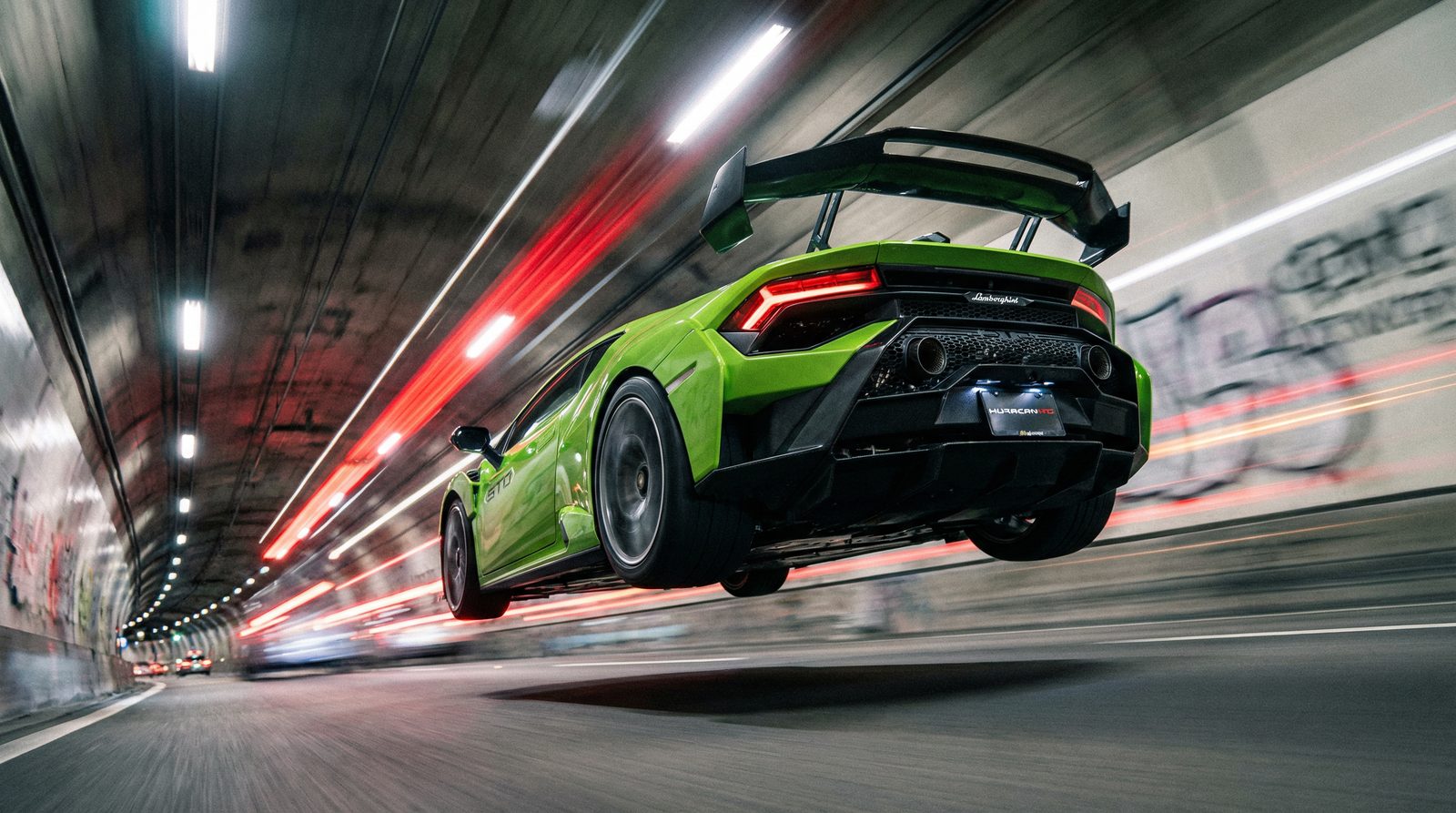 海角网兰博基尼隧道视频